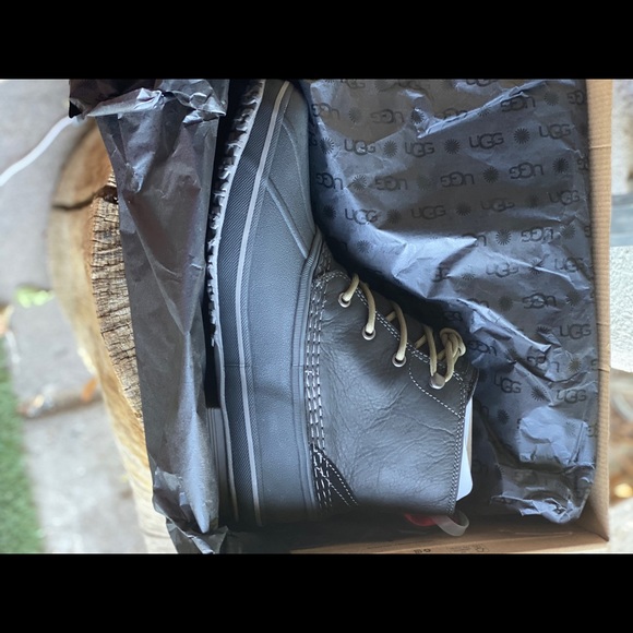 UGG Men's Zetik Boot Leather In Black - Picture 8 of 9